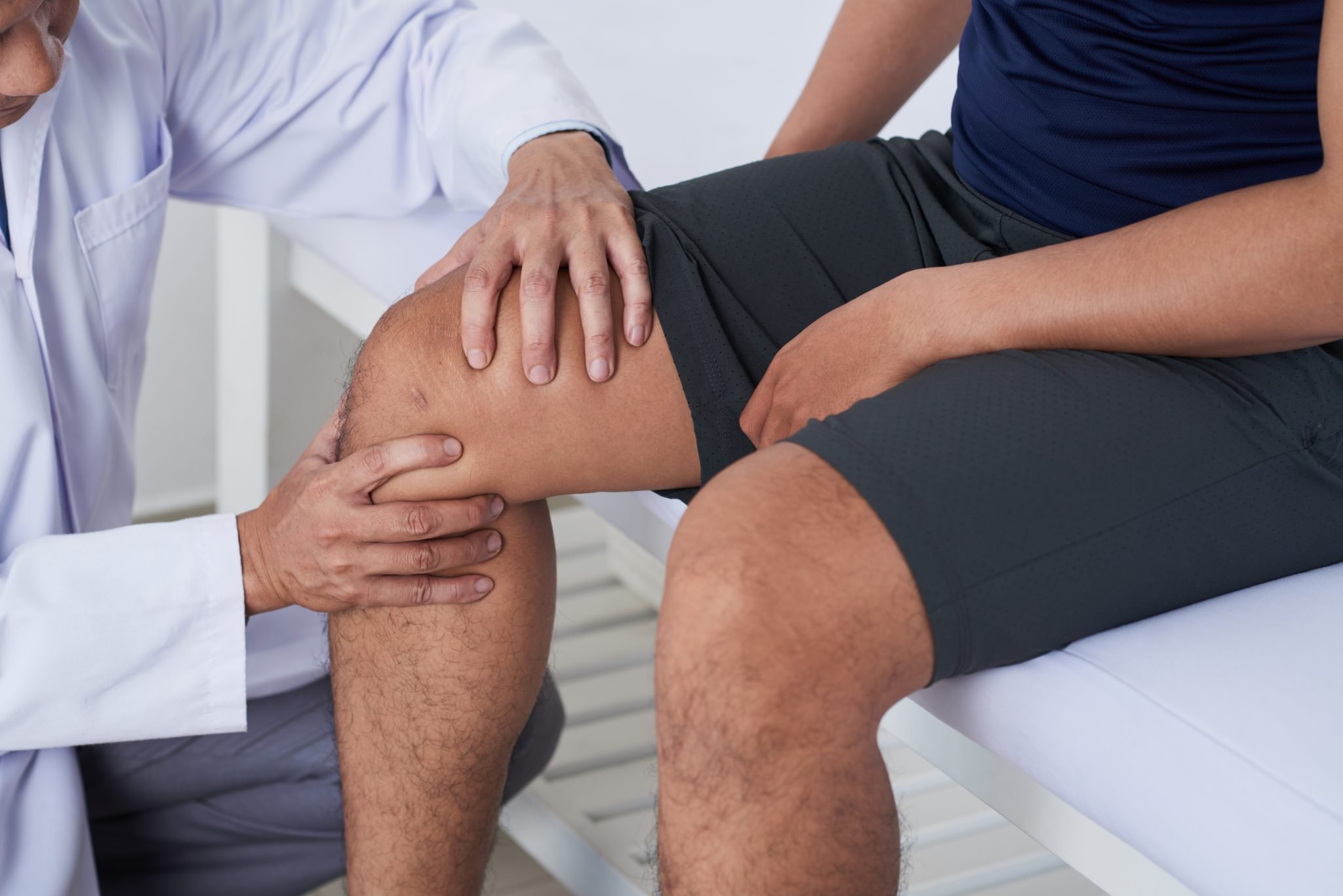 What do doctors recommend for knee pain?